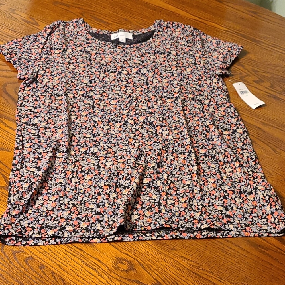 Short sleeve top